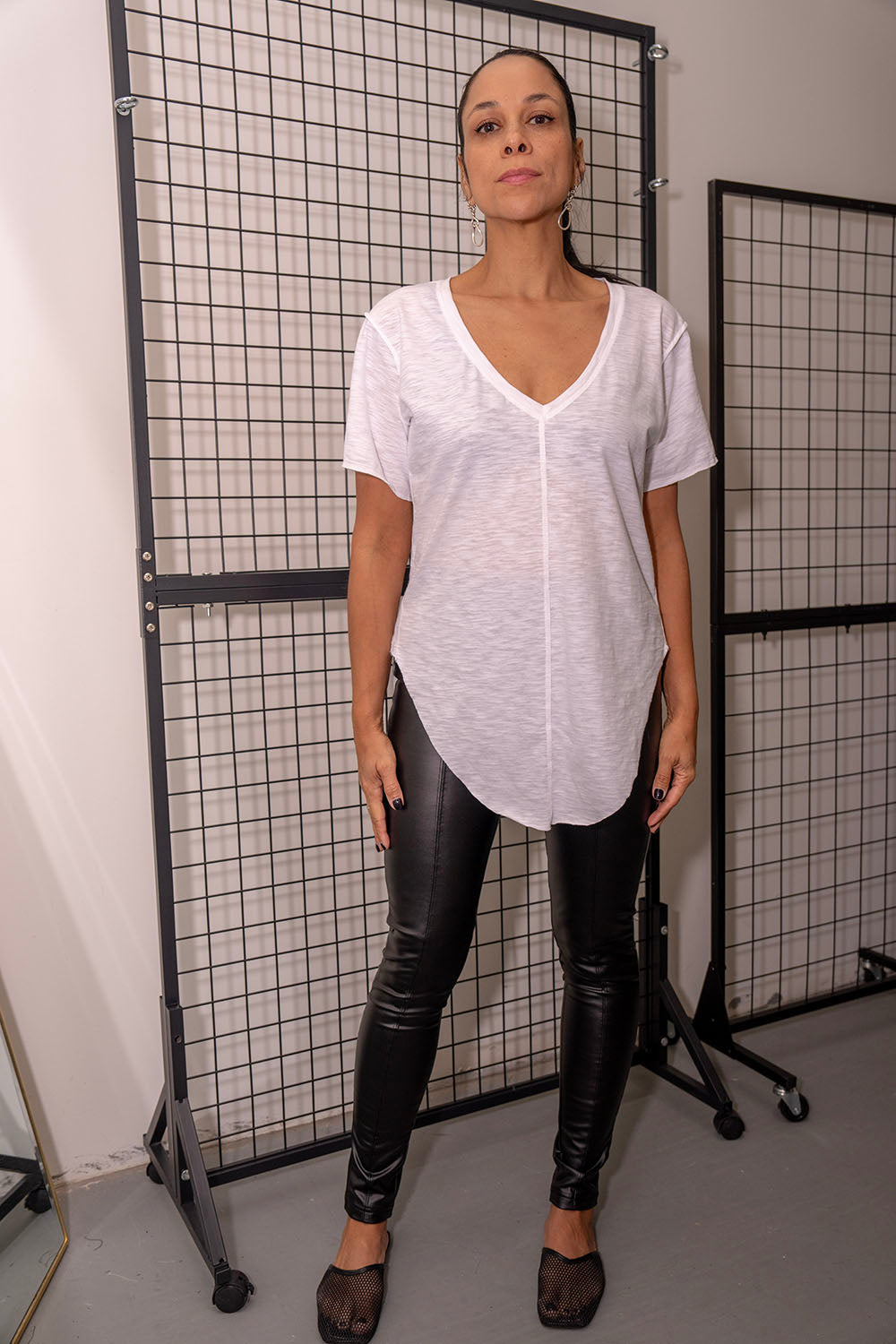 SIGNATURE SIDE SLIT COTTON TEE: EFFORTLESS STYLE AND URBAN EDGE