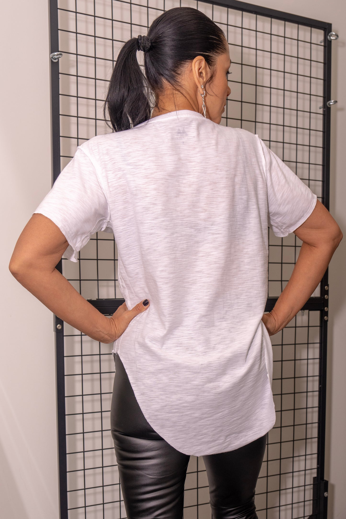 SIGNATURE SIDE SLIT COTTON TEE: EFFORTLESS STYLE AND URBAN EDGE