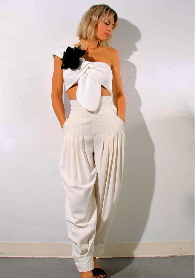 PLEATED PANTS WITH BACK ELASTIC