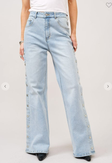 MID RISE SIDE PANEL SNAP UP WIDE LEG JEANS