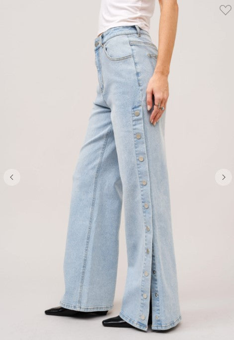 MID RISE SIDE PANEL SNAP UP WIDE LEG JEANS